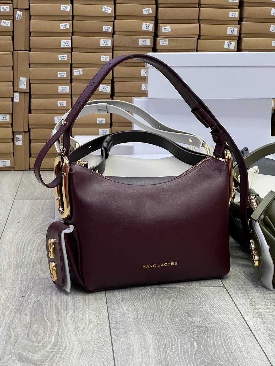 marc jacobs сумка женская,сумка marc jacobs натуральная кожа,сумка marc jacobs,сумка-хобо через плечо marc jacobs,сумка-хобо от marc jacobs из натуральной кожи