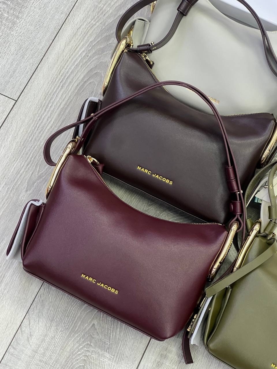 marc jacobs сумка женская,сумка marc jacobs натуральная кожа,сумка marc jacobs,сумка-хобо через плечо marc jacobs,сумка-хобо от marc jacobs из натуральной кожи