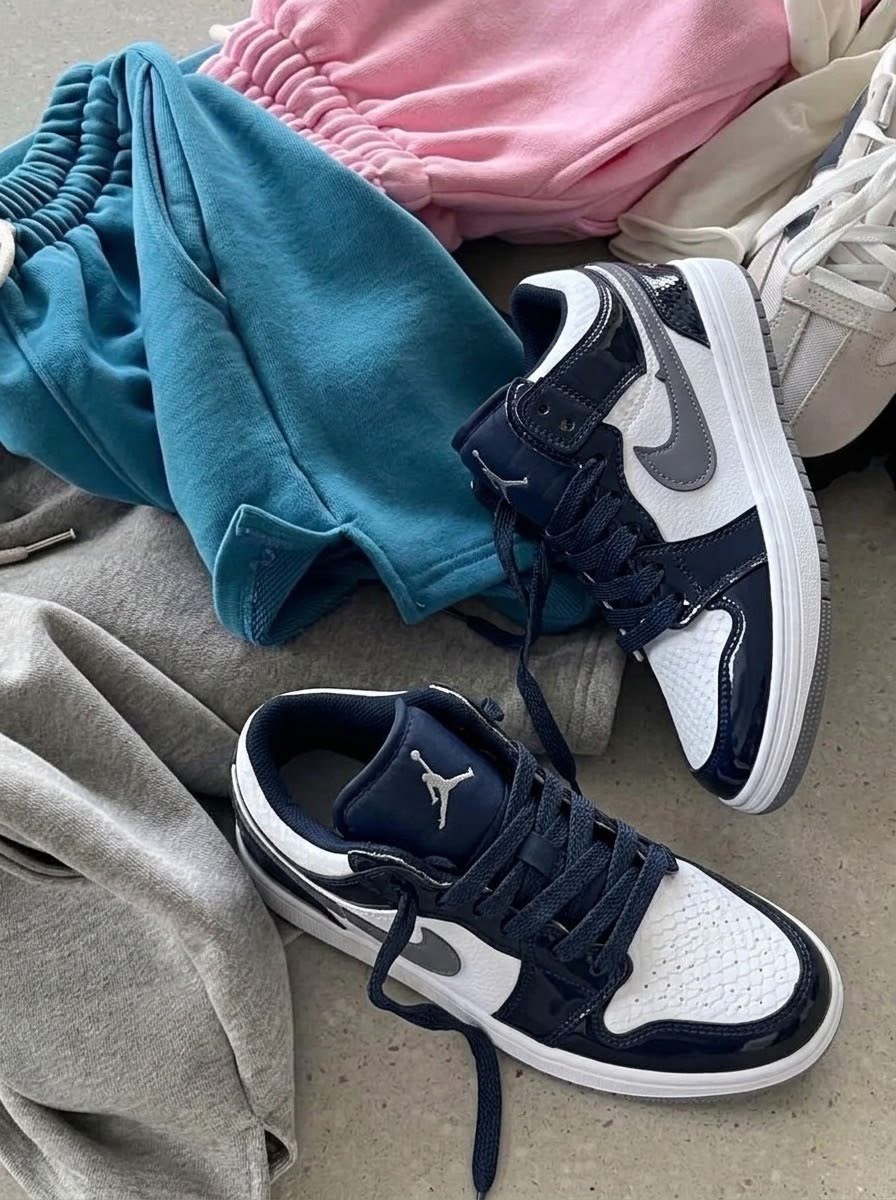 женские кроссовки nike air jordan 1 mid,кроссовки nike air jordan 1 retro,женские кроссовки nike,кроссовки nike air jordan 1 retro high,air jordan 1 mid triple white