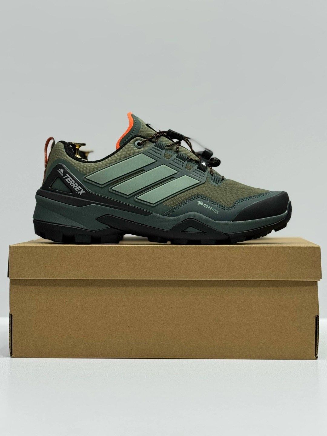 кроссовки adidas terrex,треккинговая  adidas terrex skychaser,треккинговые кроссовки adidas outdoor terrex,adidas terrex,adidas terrex gore tex