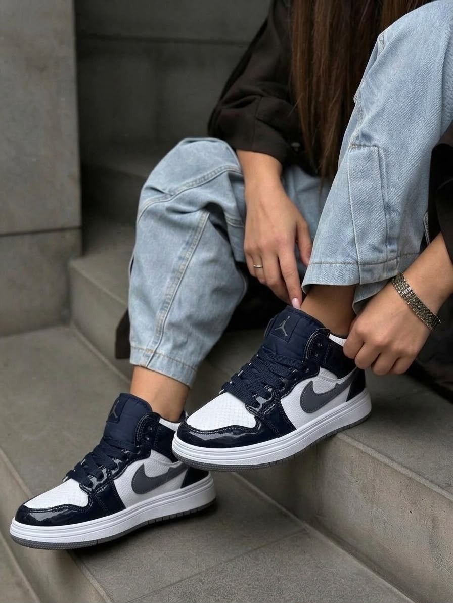 женские кроссовки nike air jordan 1 mid,кроссовки nike air jordan 1 retro,женские кроссовки nike,кроссовки nike air jordan 1 retro high,air jordan 1 mid triple white