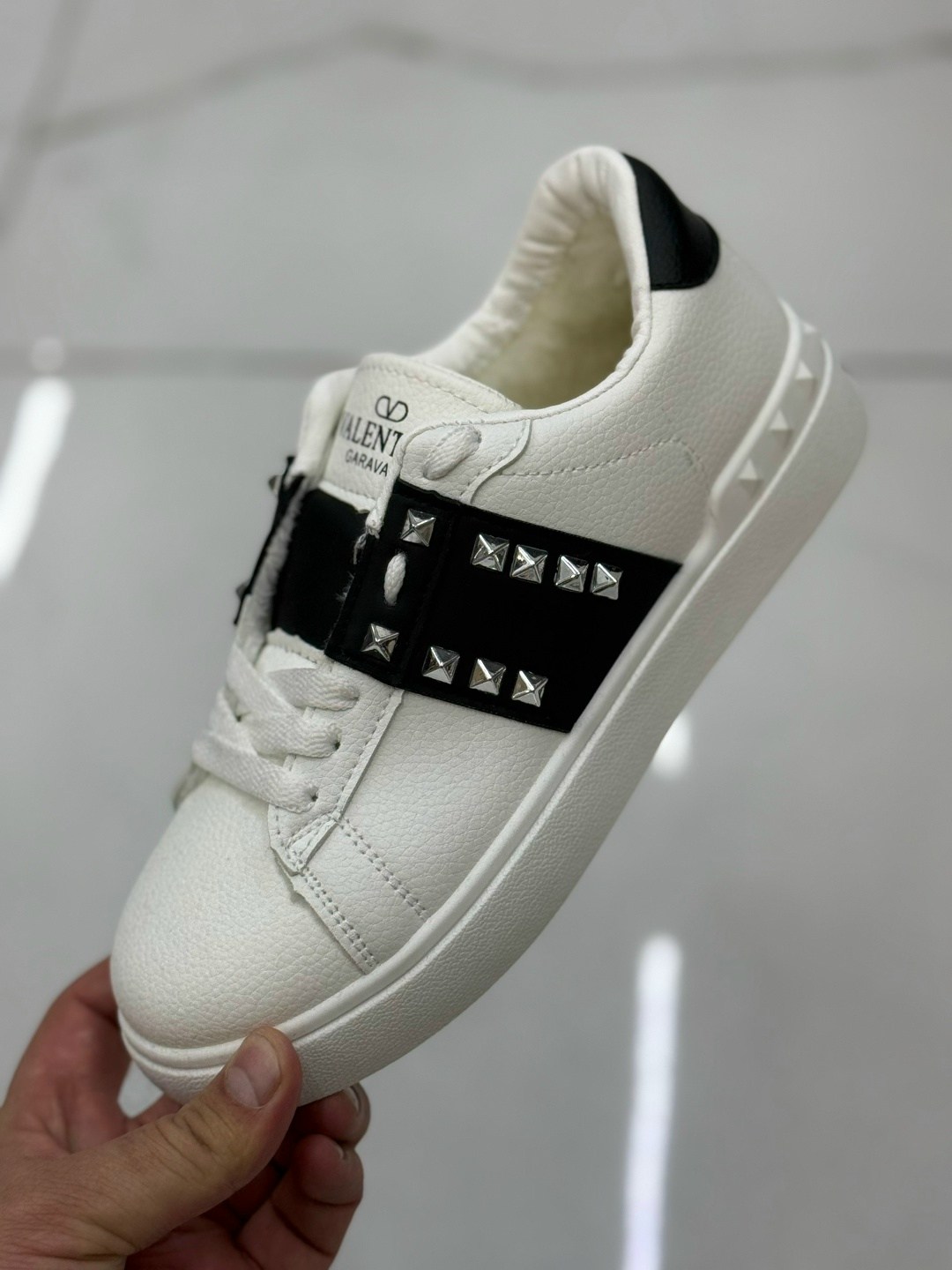 ,кроссовки valentino,кроссовки валентино,женские кроссовки valentino, спортивная