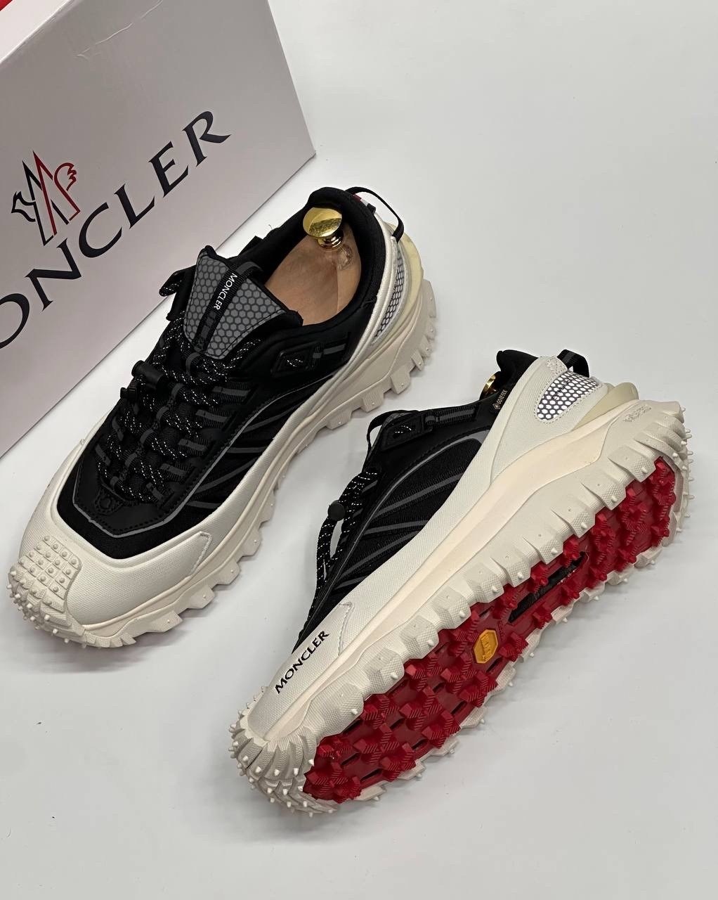 кроссовки мужские moncler trailgrip gtx белый,кроссовки moncler trailgrip gtx,кроссовки moncler,moncler низкие кроссовки trailgrip бежевый/черный,moncler trailgrip gtx
