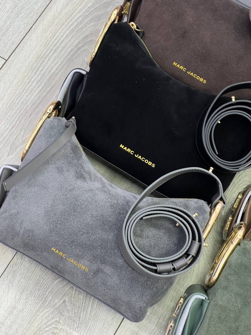 marc jacobs сумка женская,сумка marc jacobs натуральная кожа,сумка marc jacobs,сумка-хобо через плечо marc jacobs,сумка-хобо от marc jacobs из натуральной кожи