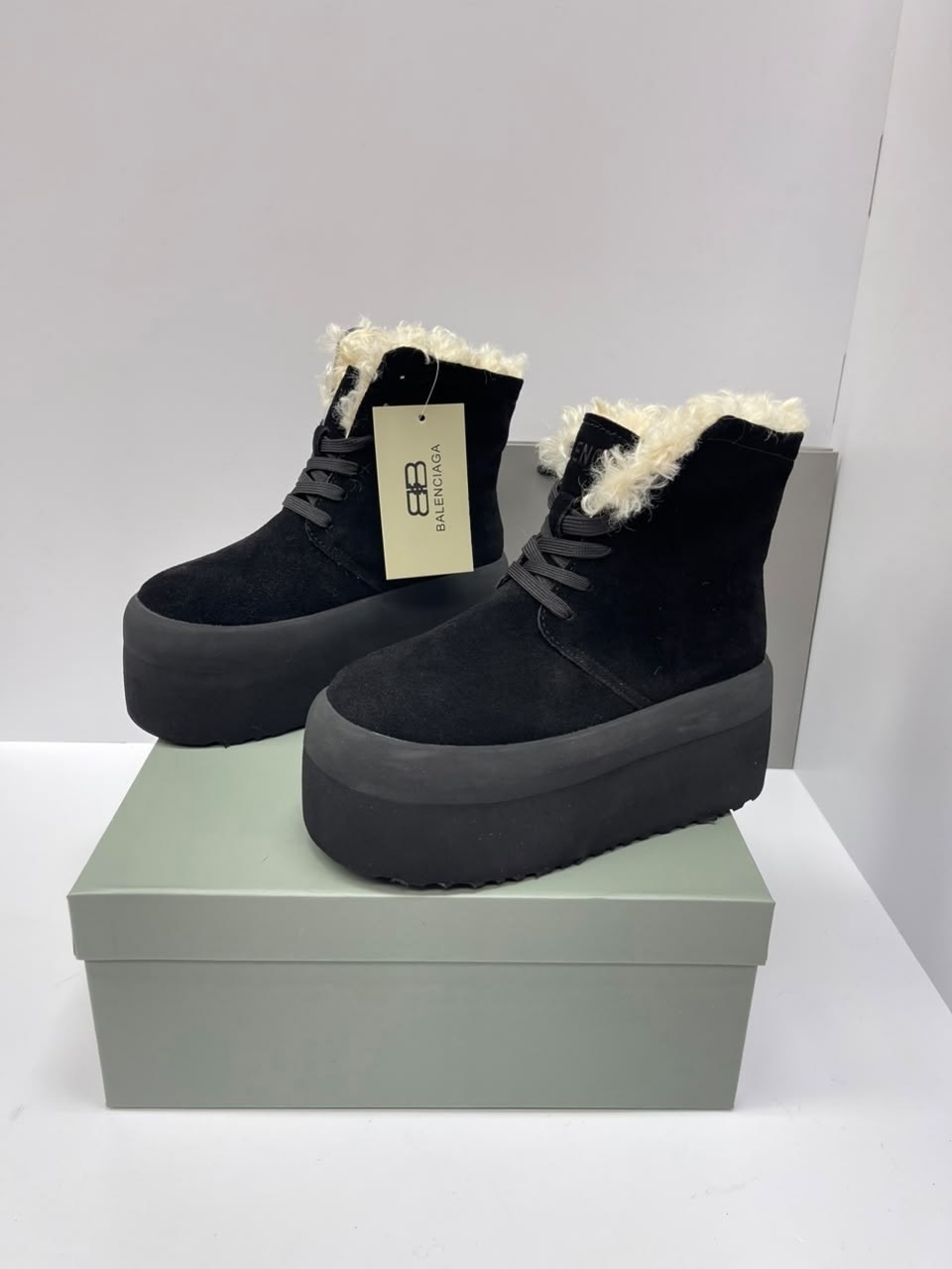 ботинки зимние с мехом на платформе,,угги женские,женские ботинки ugg,ботинки женские на платформе