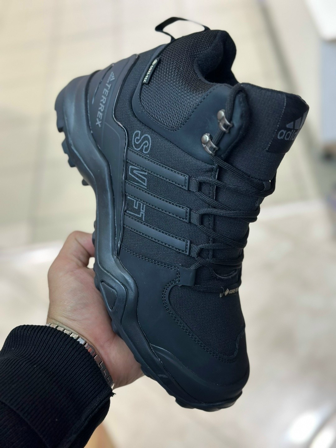 кроссовки adidas terrex,зимние ботинки adidas climaproof высокие,кроссовки adidas climaproof зимние высокие синие,зимние кроссовки adidas,кроссовки adidas