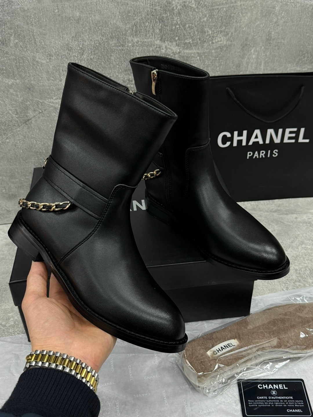 сапоги chanel,ботинки женские chanel,ботинки chanel,женские осенние сапоги chanel 2026 черные кожаные,ботильоны женские черные chanel