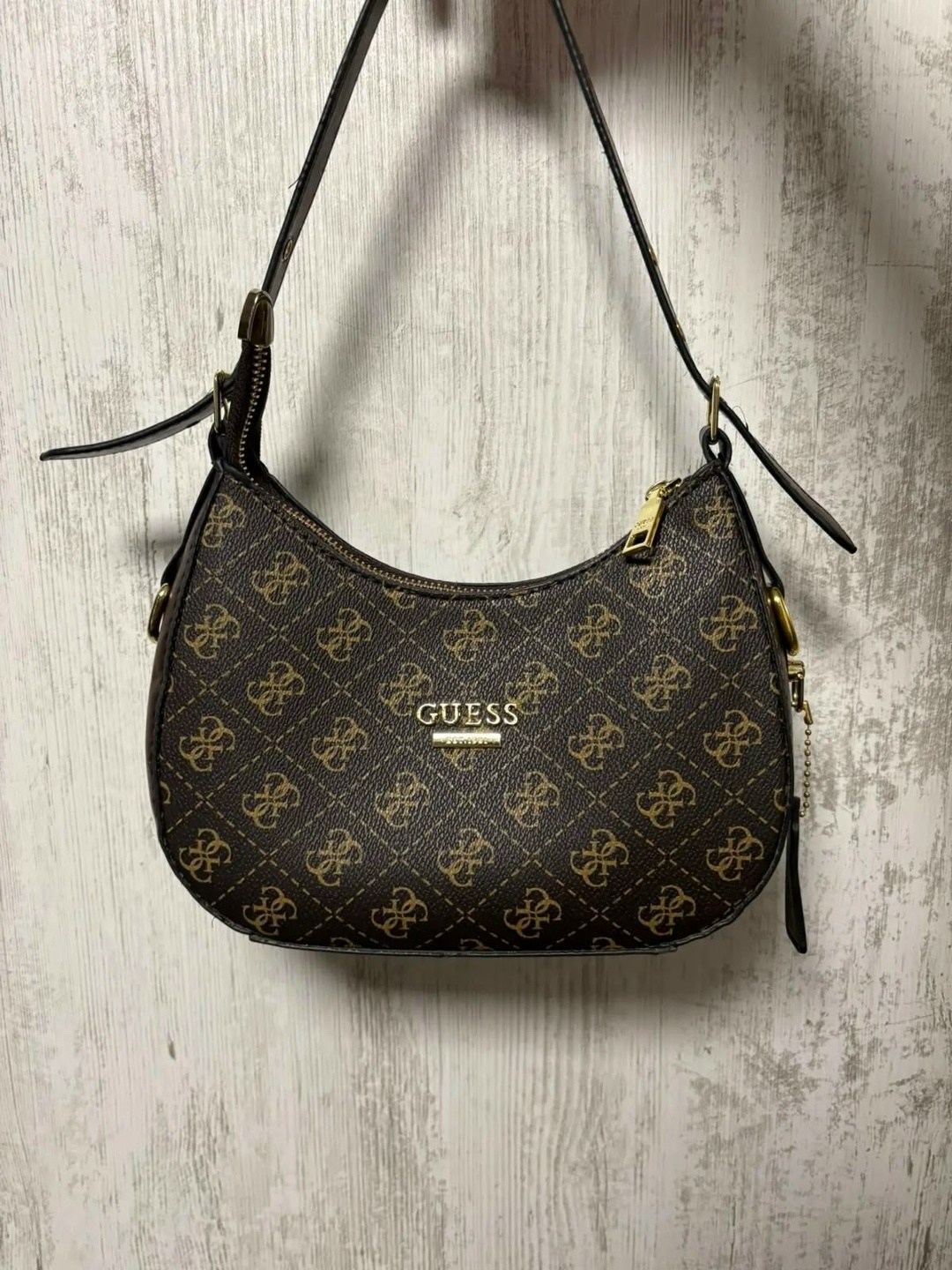 сумка женская guess,сумка guess,guess сумка на плечо багет,guess сумка на плечо,сумка женская через плечо guess кросс-боди