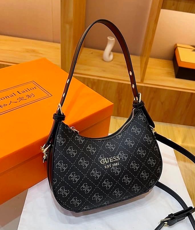 сумка женская guess,сумка guess,guess сумка на плечо багет,guess сумка на плечо,сумка женская через плечо guess кросс-боди