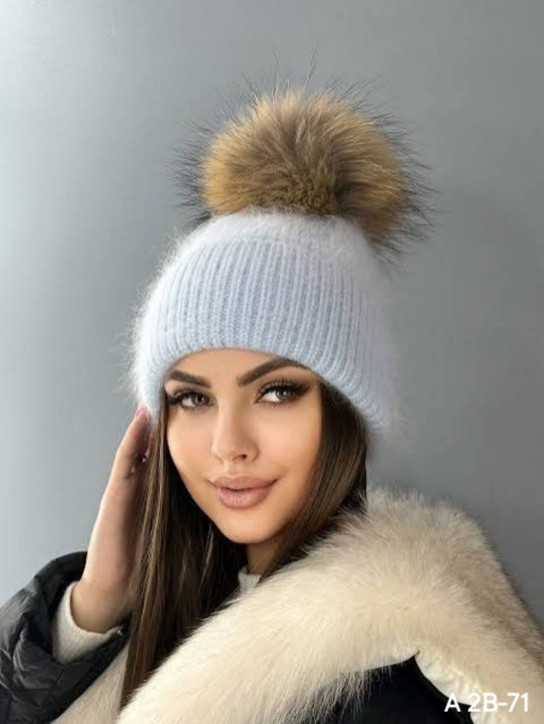 шапка женская зимняя,шапка женская зимняя с помпоном,шапка с помпоном,вязаные шапки,шапка женская с помпоном