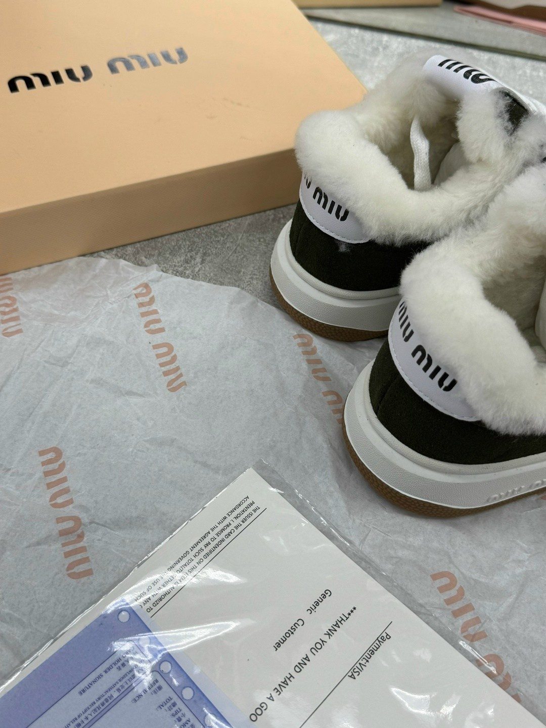 кроссовки кеды miu miu на меху зима размер 36-40,кроссовки женские miu miu с мехом,кроссовки кеды miu miu на меху зима,кроссовки на меху miu miu,кеды женские зимние miu miu