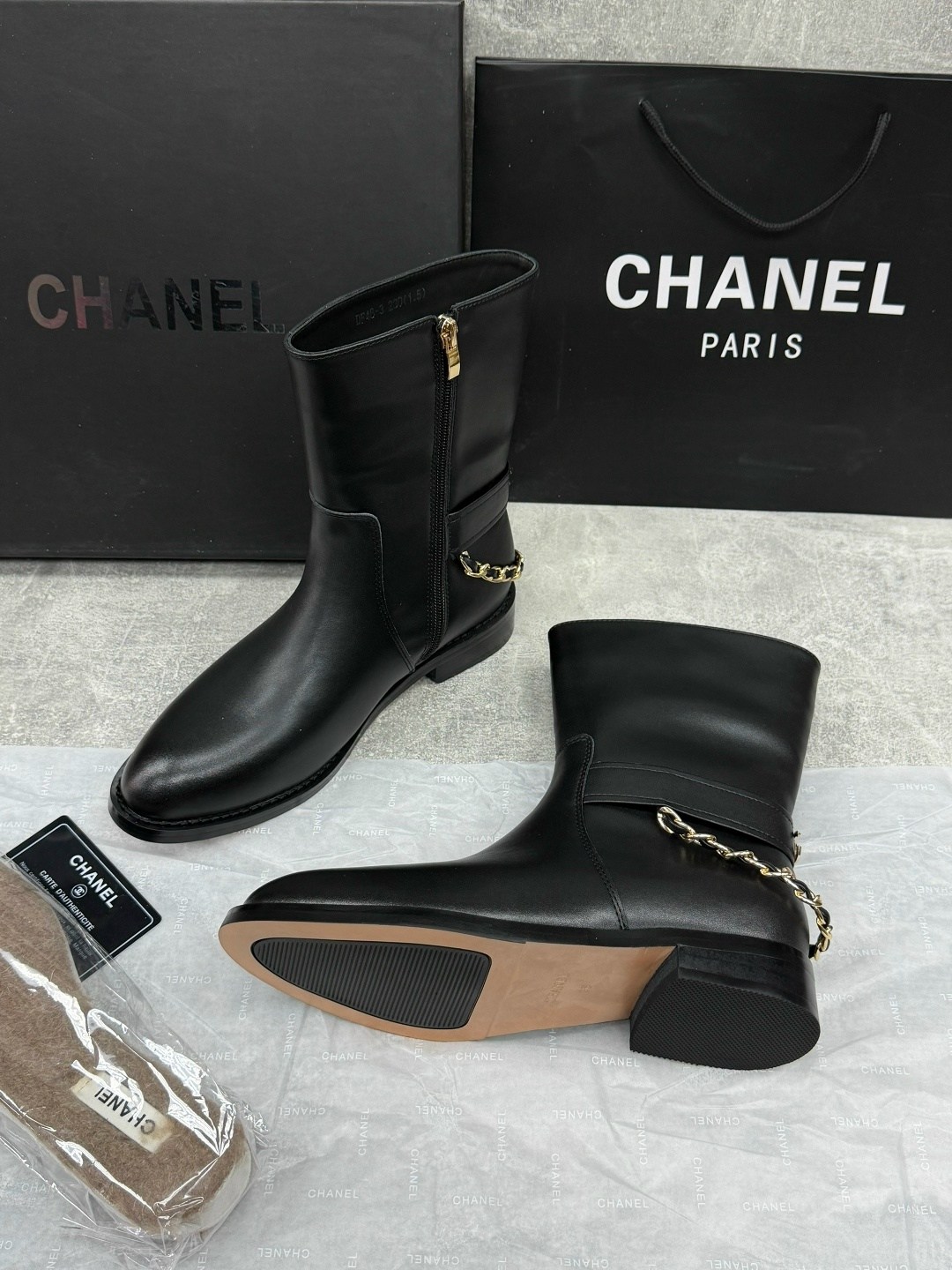 сапоги chanel,ботинки женские chanel,ботинки chanel,женские осенние сапоги chanel 2026 черные кожаные,ботильоны женские черные chanel