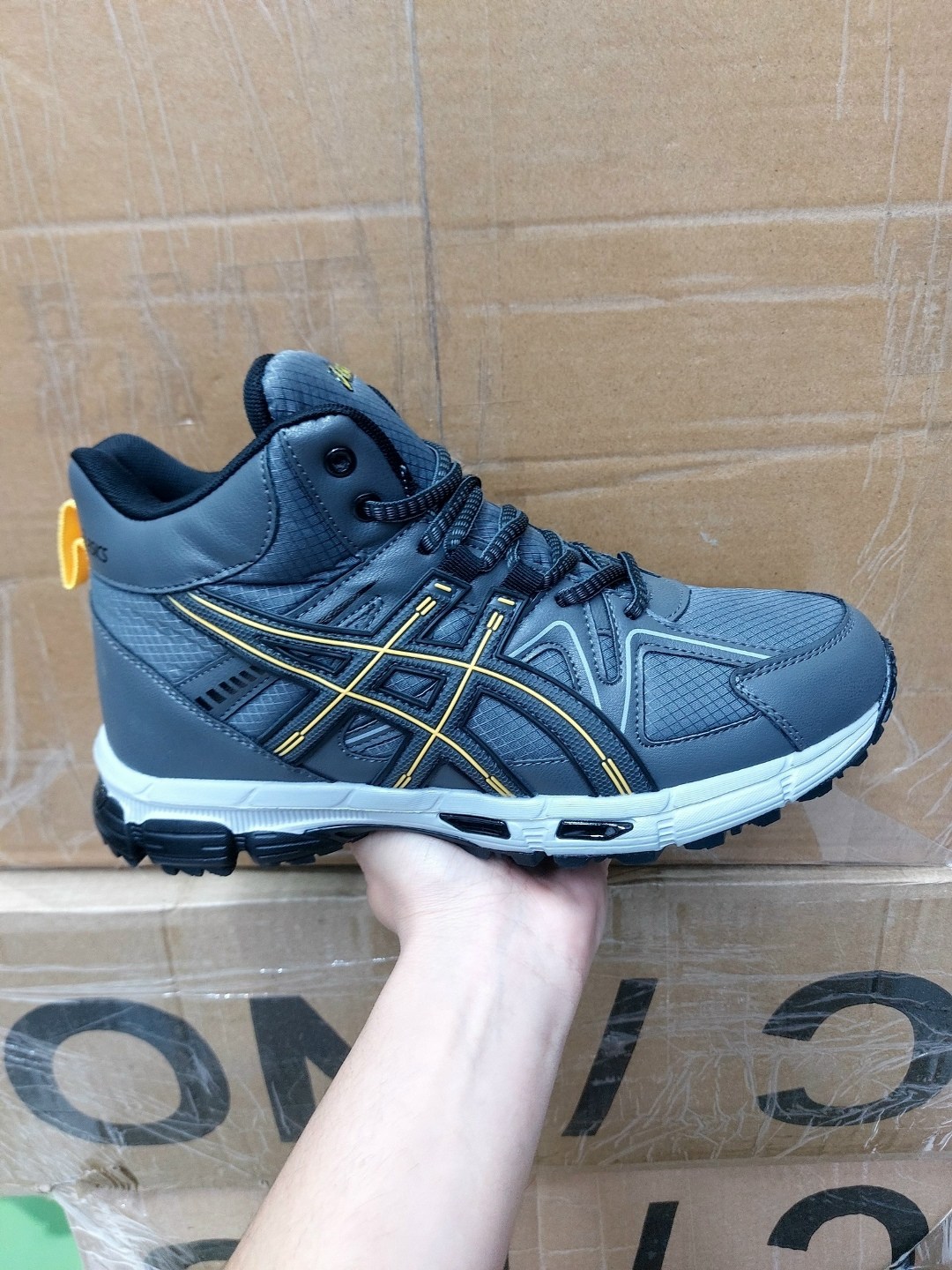 зимние кроссовки asics gel kahana 8 hi,кроссовки зимние asics мужские,кроссовки зимние gel-kahana 8 спортивные высокие asics,кроссовки asics зимние,зимние кроссовки asics gel kahana