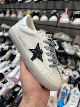 Кроссовки