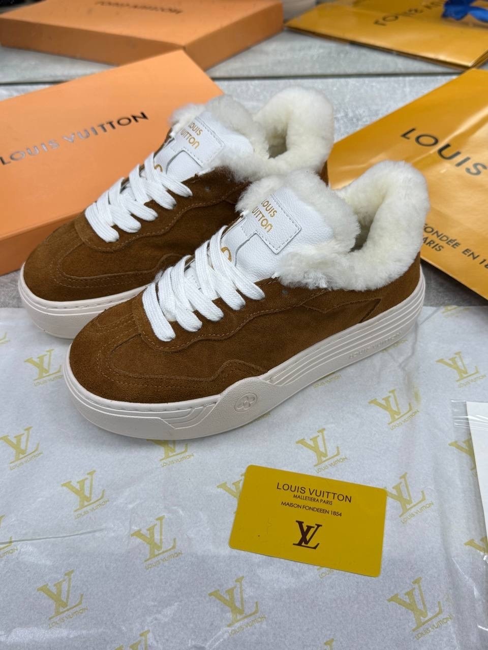 кроссовки женские louis vuitton,louis vuitton зимние кроссовки,кеды louis vuitton time out зимние бежевые,кроссовки louis vuitton,кеды женские зимние louis vuitton lv 36-41