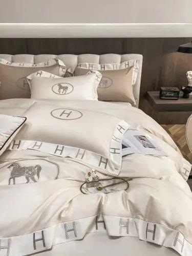 постельное белье hermes с вышивкой люкс сатин,комплект постельного белья hermes,комплект постельного белья,роскошный комплект постельного белья,комплект постельного белья с пододеяльником