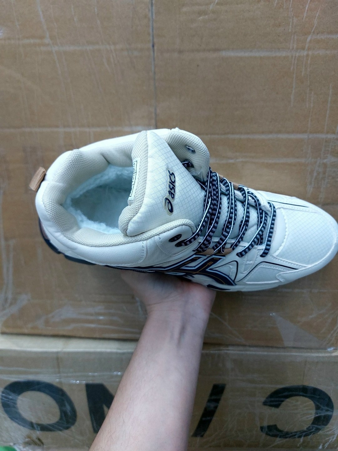 зимние кроссовки asics gel kahana 8 hi,кроссовки зимние asics мужские,кроссовки зимние gel-kahana 8 спортивные высокие asics,кроссовки asics зимние,зимние кроссовки asics gel kahana