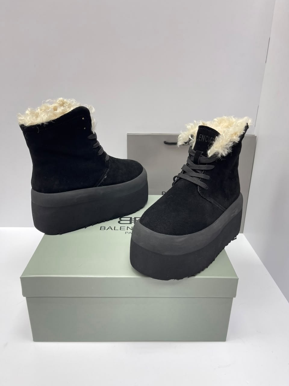 ботинки зимние с мехом на платформе,,угги женские,женские ботинки ugg,ботинки женские на платформе