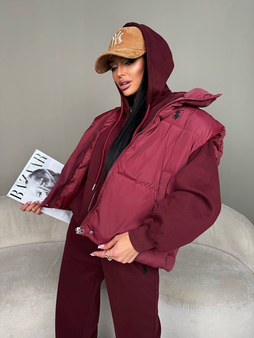miu miu женский бордовый костюм тройка,красный костюм тройка женский,бордовый костюм женский,костюм тройка женский,костюм бордовый