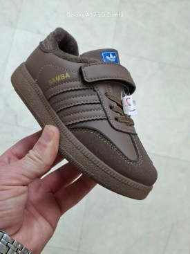 Кроссовки