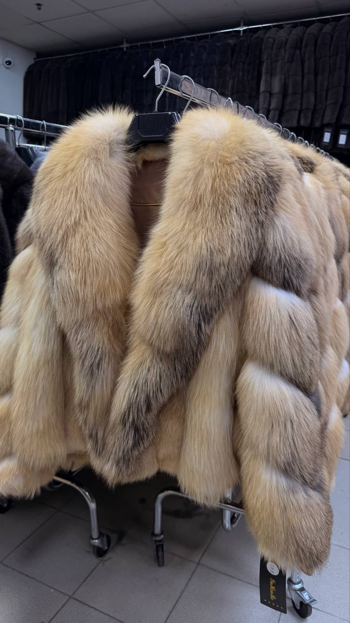 шуба из меха лисы,шуба из лисы,шуба лиса,fox fur coat,шуба из лисы натуральная
