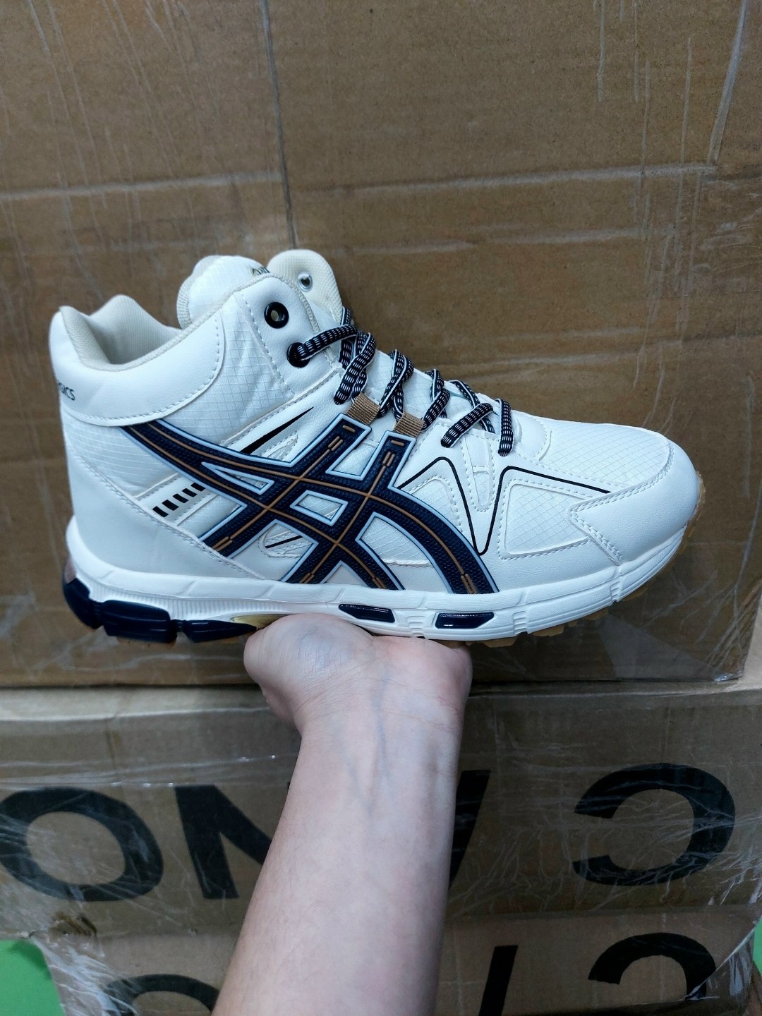 зимние кроссовки asics gel kahana 8 hi,кроссовки зимние asics мужские,кроссовки зимние gel-kahana 8 спортивные высокие asics,кроссовки asics зимние,зимние кроссовки asics gel kahana