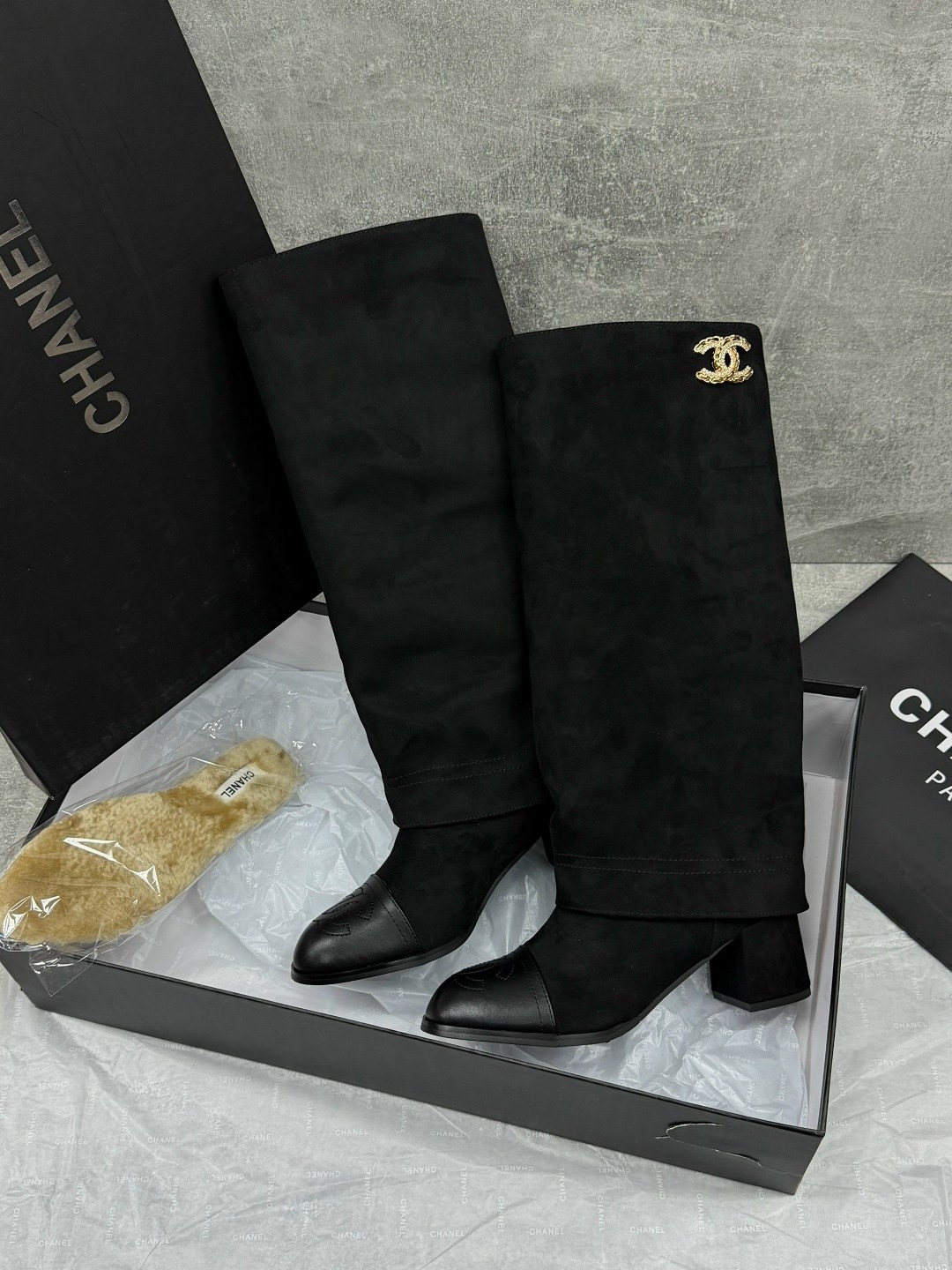 сапоги chanel,сапоги шанель,модные длинные кожаные сапоги chanel для женщин,модные сапоги,женские осенние сапоги chanel 2026 черные кожаные высокие