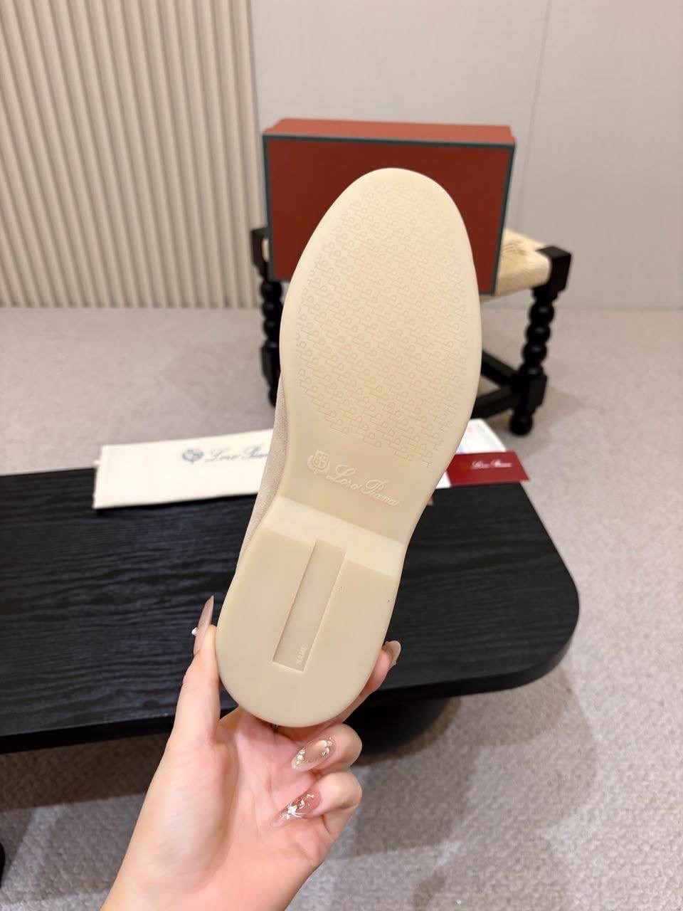 лоферы из натуральной замши loro piana,лоферы из натуральной замши loro piana premium shoes,лоферы loro piana,loro piana мужские лоферы,лоферы loro piana женские