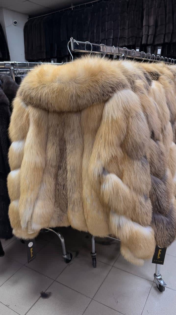 шуба из меха лисы,шуба из лисы,шуба лиса,fox fur coat,шуба из лисы натуральная