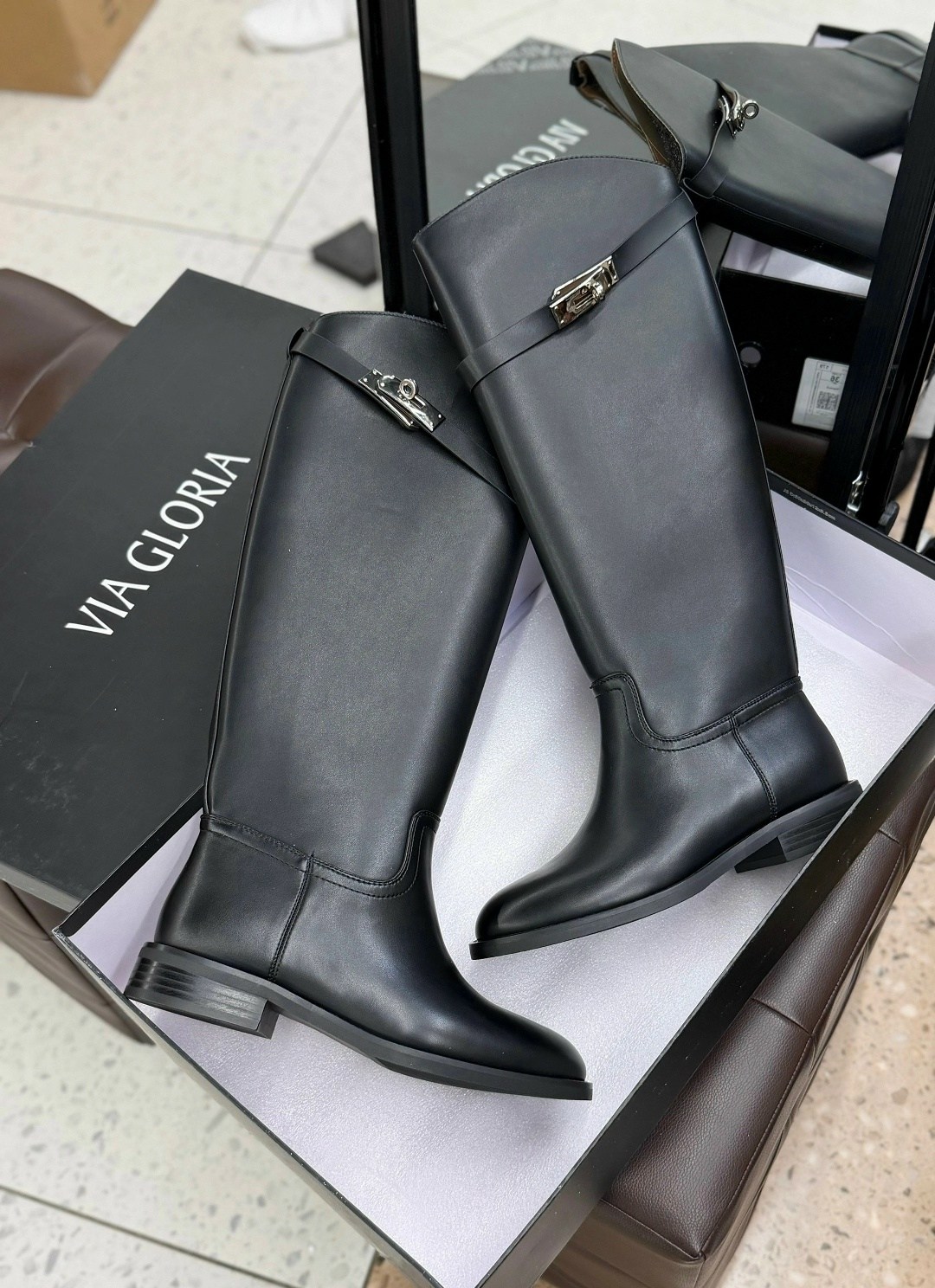 сапоги hermes,женские сапоги,женские черные кожаные сапоги до колена с круглым носком на плоской подошве,сапоги,сапоги hermes жокейские