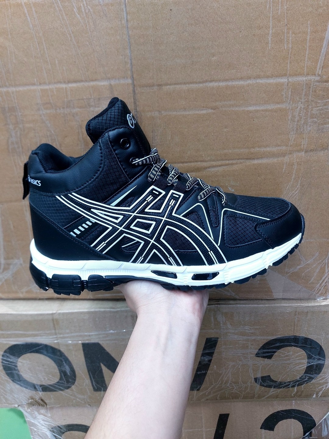 зимние кроссовки asics gel kahana 8 hi,кроссовки зимние asics мужские,кроссовки зимние gel-kahana 8 спортивные высокие asics,кроссовки asics зимние,зимние кроссовки asics gel kahana