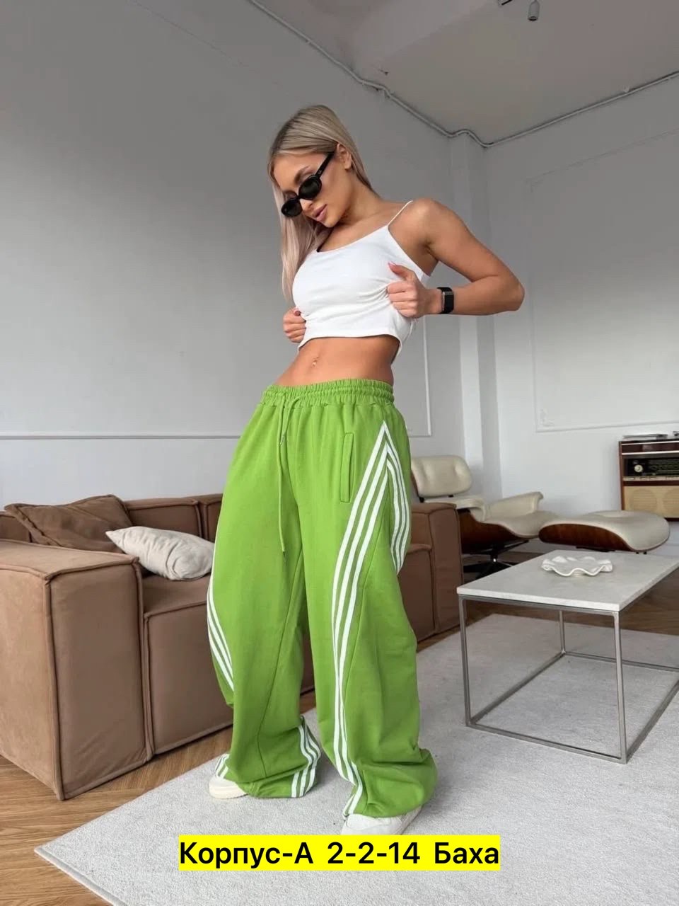спортивные штаны с лампасами,спортивные штаны,брюки спортивные,штаны брюки спортивные,женские спортивные штаны