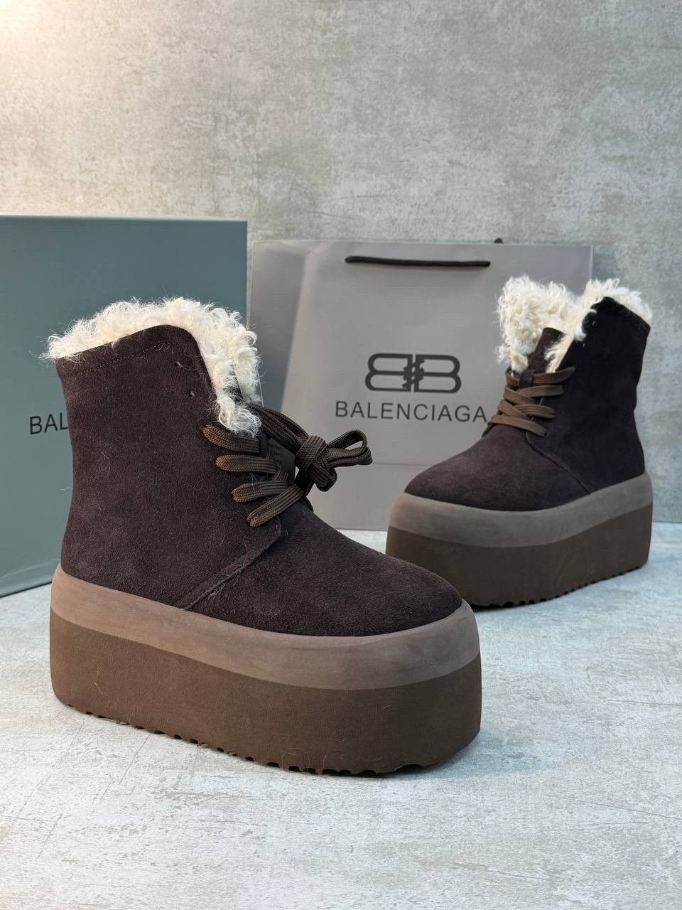 ,ботинки зимние женские ugg замшевые на платформе,женские зимние ботинки на толстой подошве 2026 года,женская ,ботинки зимние с мех