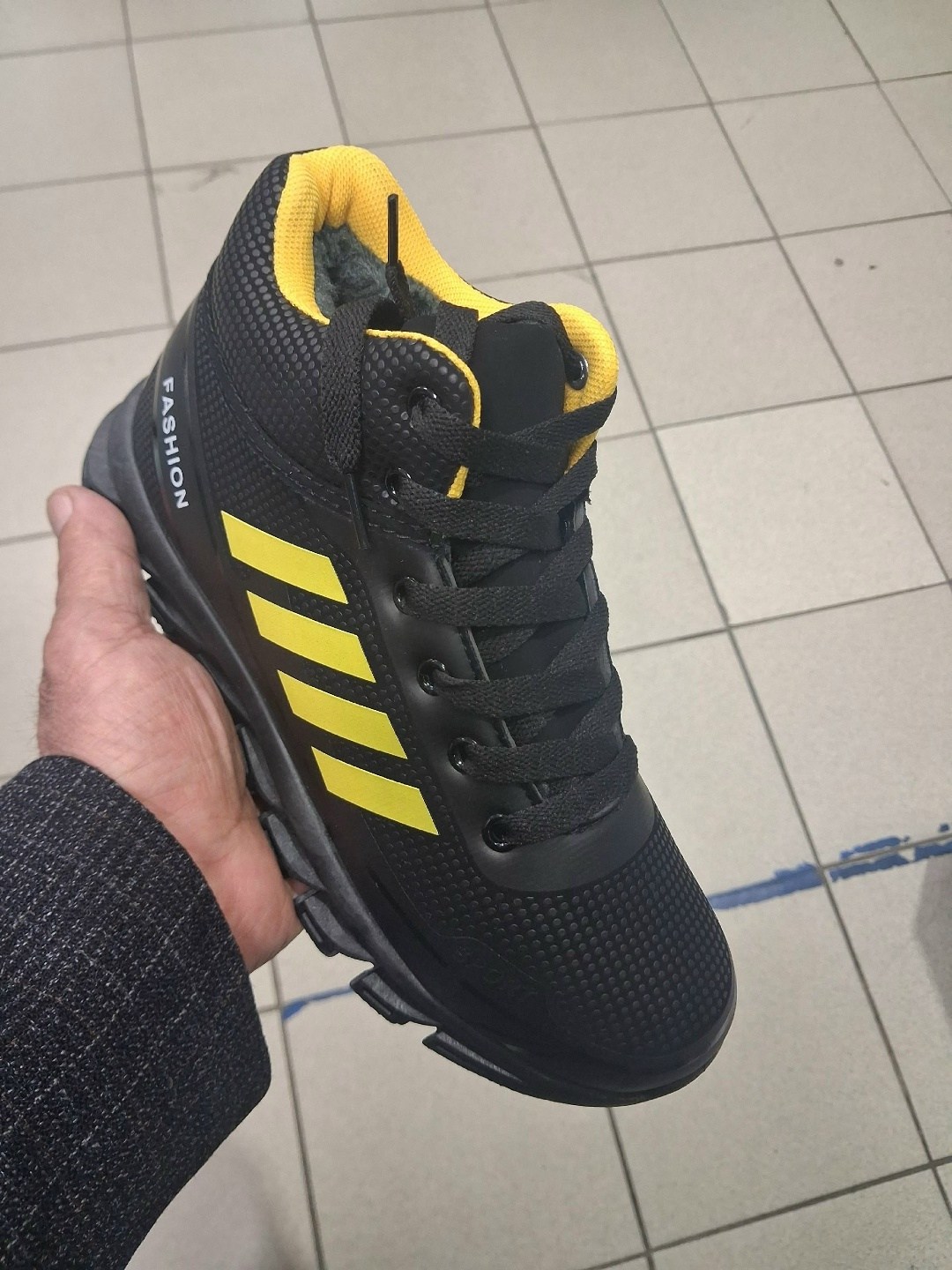 кроссовки мужские зимние adidas,мужские зимние кроссовки,кроссовки адидас мужские зимние,кроссовки зимние adidas,мужские кроссовки