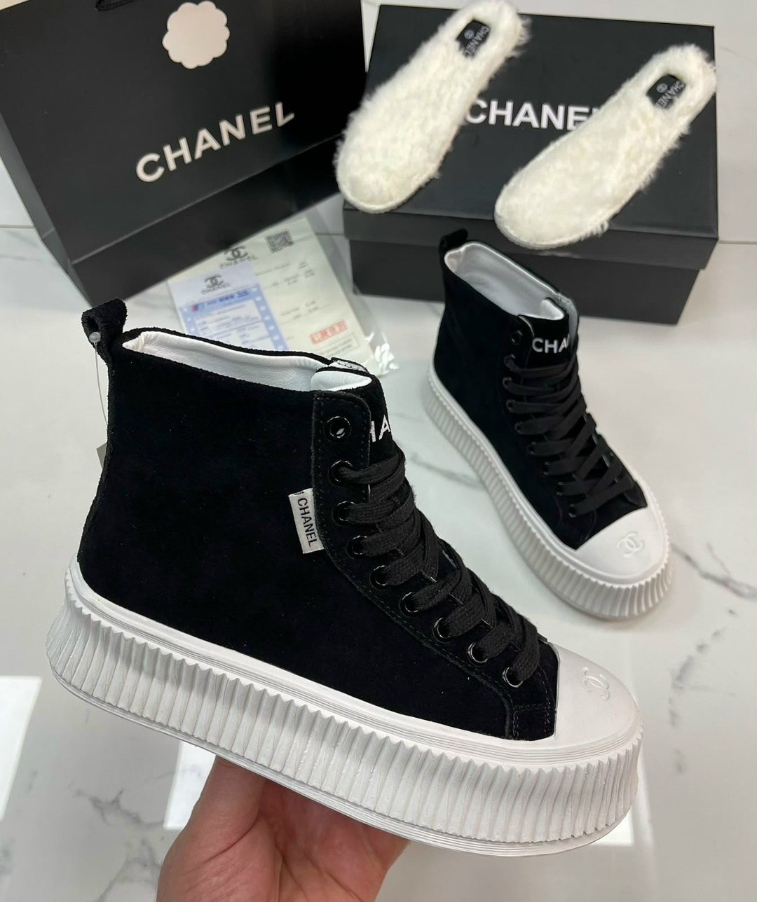,кеды chanel,chanel кроссовки,кеды шанель,женские белые кожаные кроссовки chanel на массивной подошве
