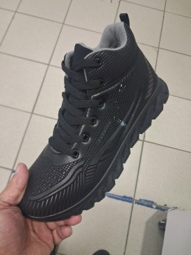Кроссовки