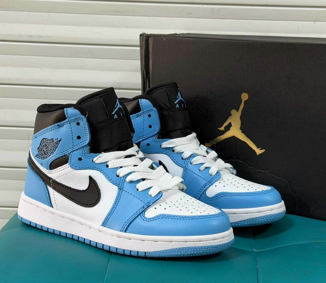мужские кроссовки nike air jordan 1 retro high,кроссовки nike air jordan 1,nike air jordan 1,кроссовки nike air jordan 1 retro high,nike air jordan 1 retro