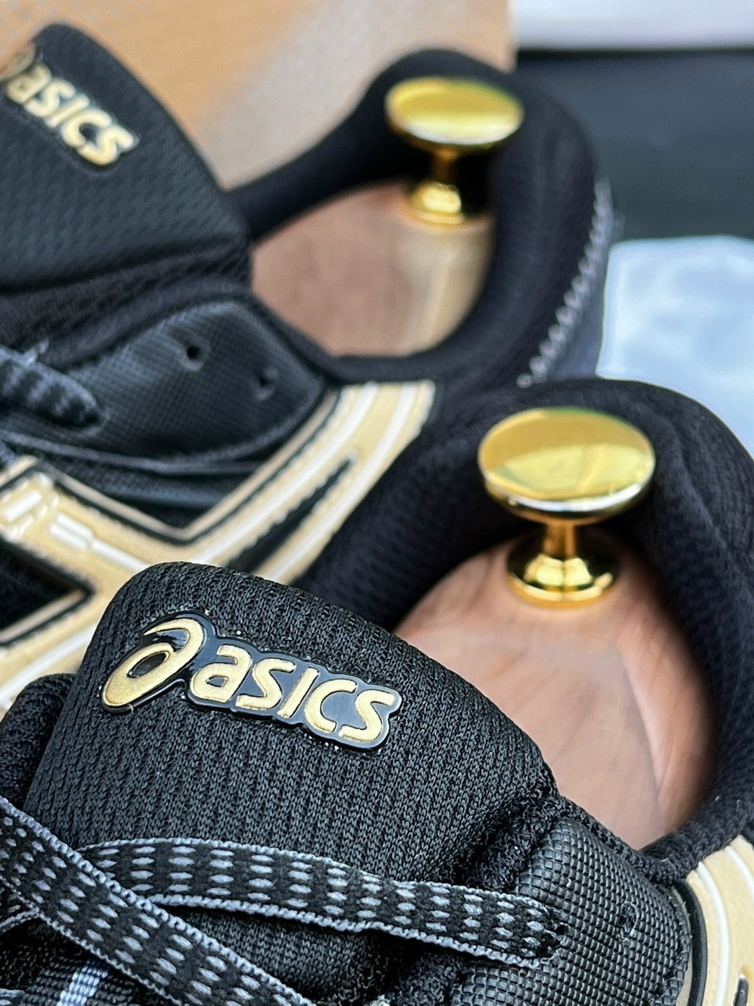 кроссовки asics gel-kahana 8,кроссовки asics,мужские летние кроссовки asics gel kahana 8 с черным золотом,кроссовки мужские asics,кроссовки мужские asics gel-kahana 8