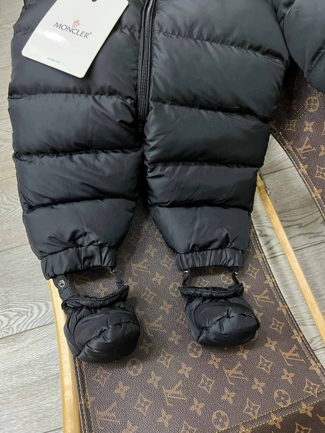 moncler комбинезон зимний,комбинезон утепленный moncler,зимний комбинезон монклер детский,комбинезон детский зимний moncler,комбинезон moncler