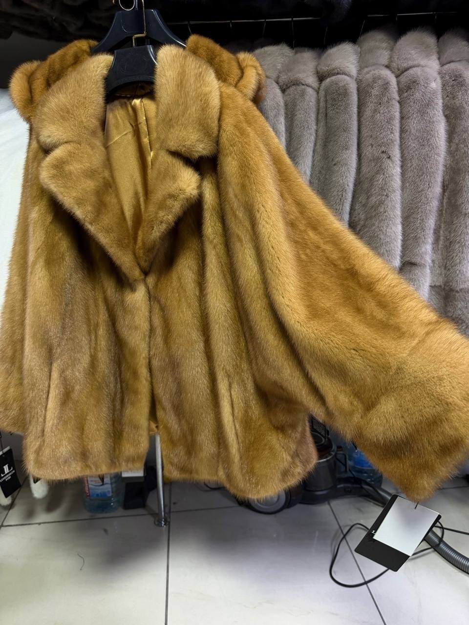 норковая шуба,шуба из норки,норковая шуба saga mink,полушубок из норки,шуба