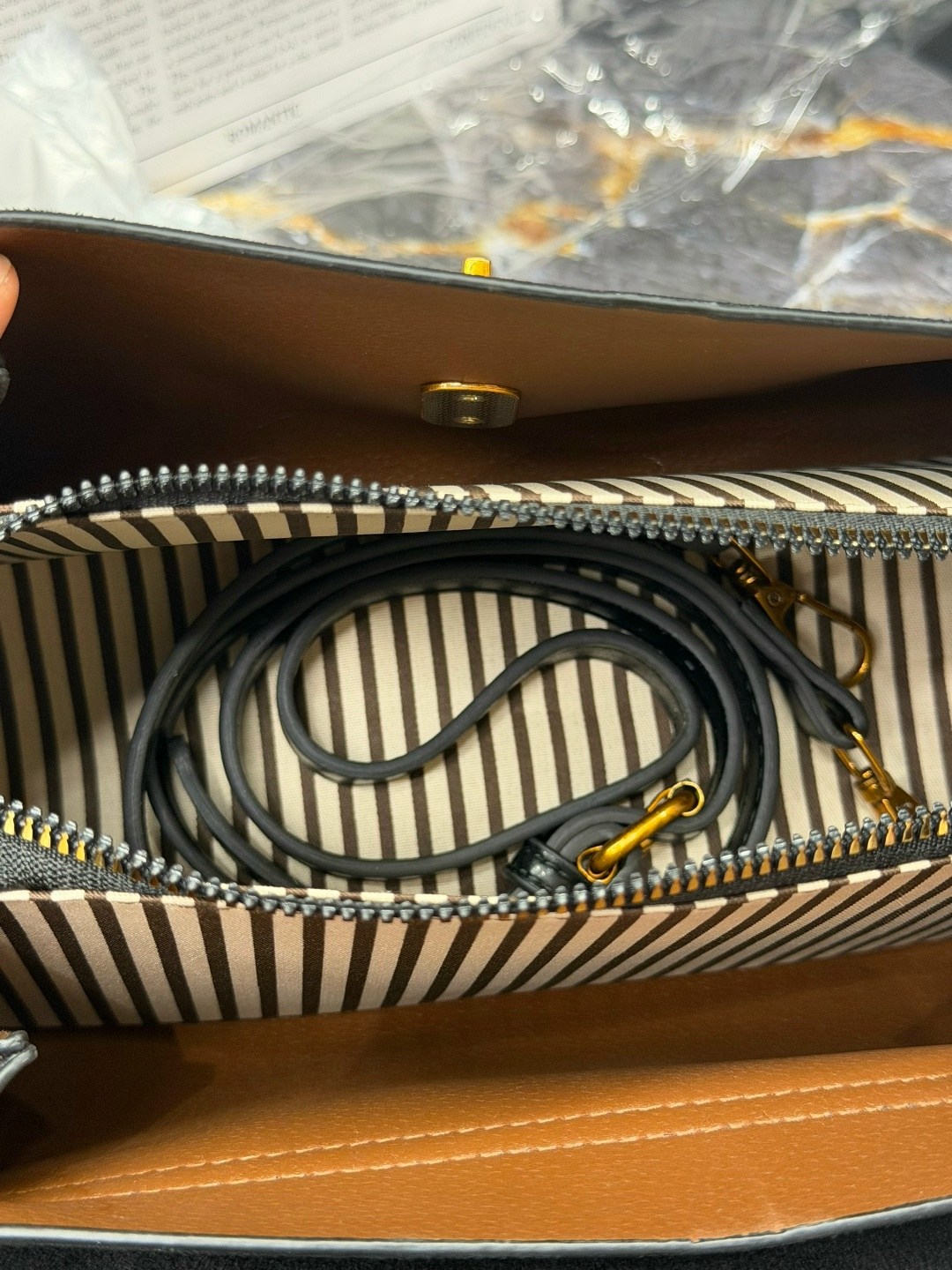 замшевая сумка,сумки,замшевая сумка miu miu aventure,сумка fendi peekaboo замшевая,сумка женская замшевая