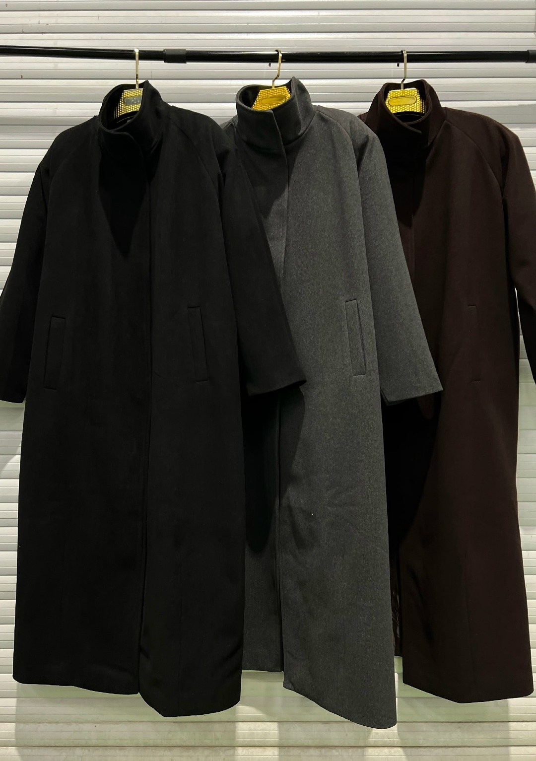 длинное пальто с воротником-стойкой шоколадного цвета asos design,пальто оверсайз,стильное пальто,длинное пальто,пальто