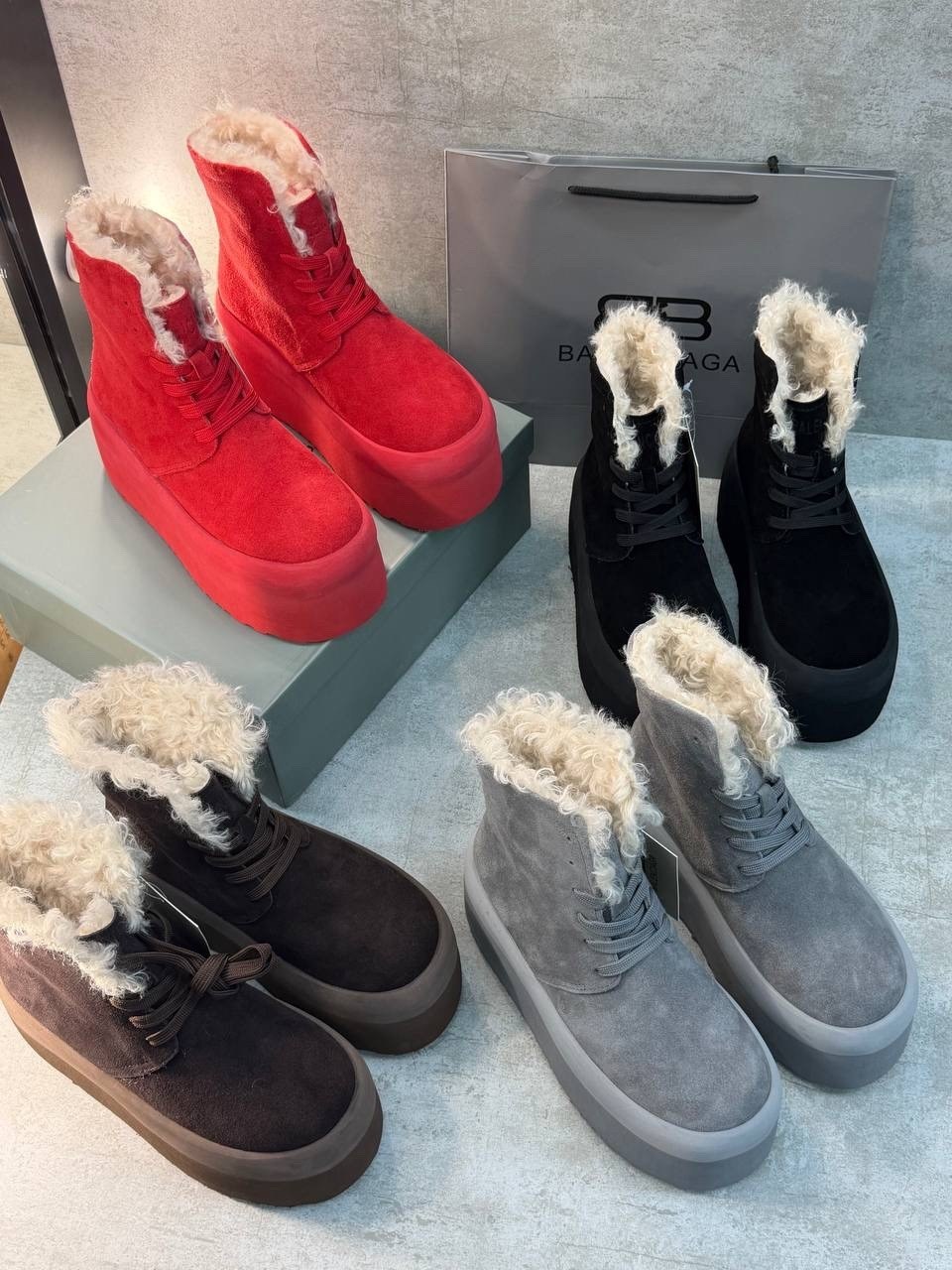 ,ботинки зимние женские ugg замшевые на платформе,женские зимние ботинки на толстой подошве 2026 года,женская ,ботинки зимние с мех
