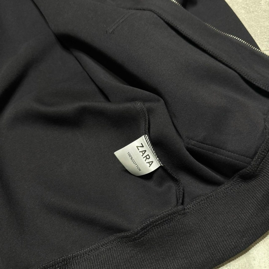 толстовка max mara studio с пайетками на молнии серая,толстовка max mara studio с капюшоном с пайетками на молнии,толстовка со стразами,толстовка,худи на молнии со стразами