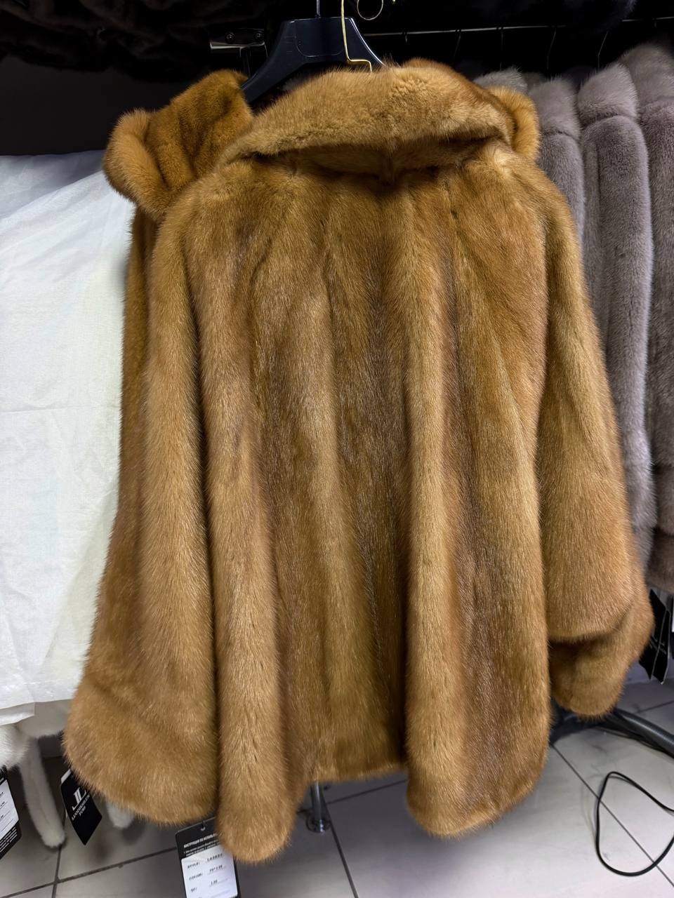 норковая шуба,шуба из норки,норковая шуба saga mink,полушубок из норки,шуба
