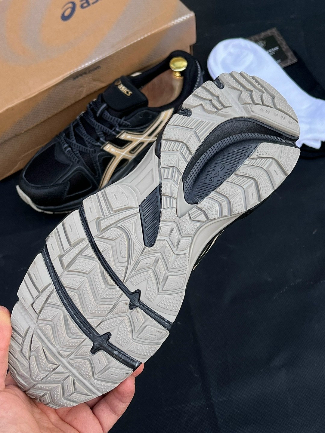 кроссовки asics gel-kahana 8,кроссовки asics,мужские летние кроссовки asics gel kahana 8 с черным золотом,кроссовки мужские asics,кроссовки мужские asics gel-kahana 8