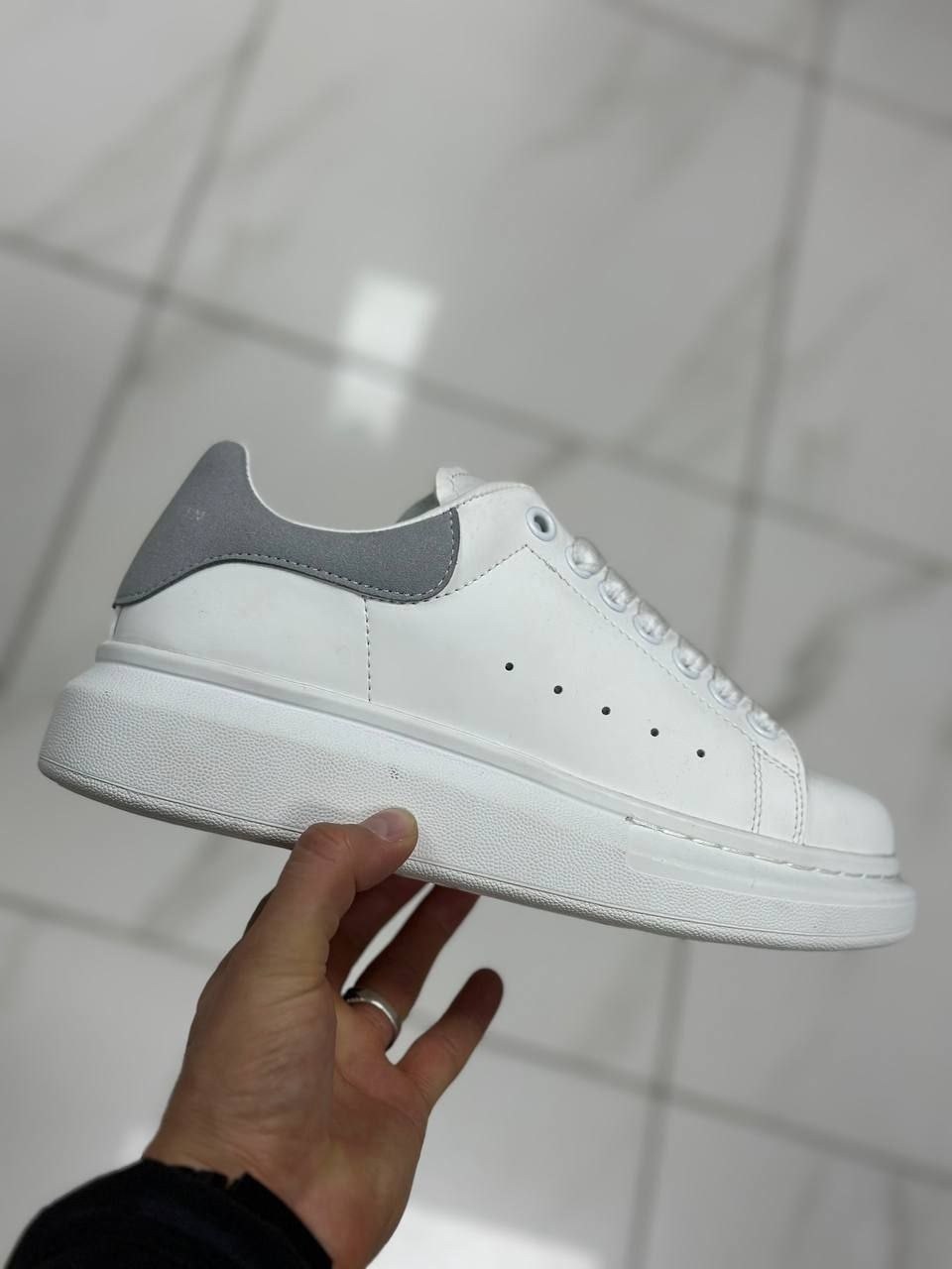 кроссовки,,кроссовки alexander mcqueen,женские кроссовки,оригинальные кроссовки