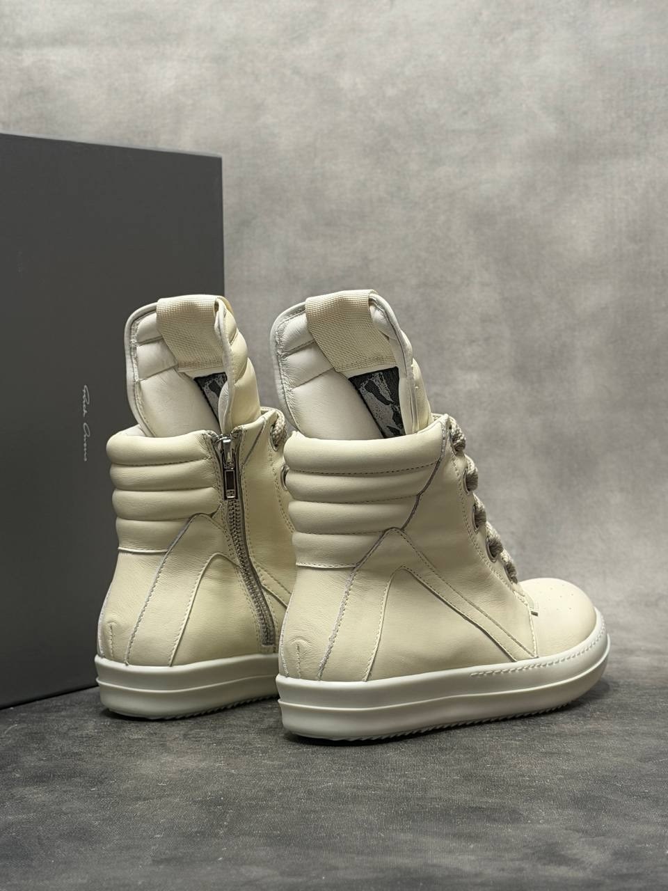 кожаные высокие кроссовки geobasket на шнуровке rick owens бежевый,высокие кроссовки rick owens geobasket high белый,кроссовки geobasket rick owens,кожаные высокие кеды geobasket rick owens,