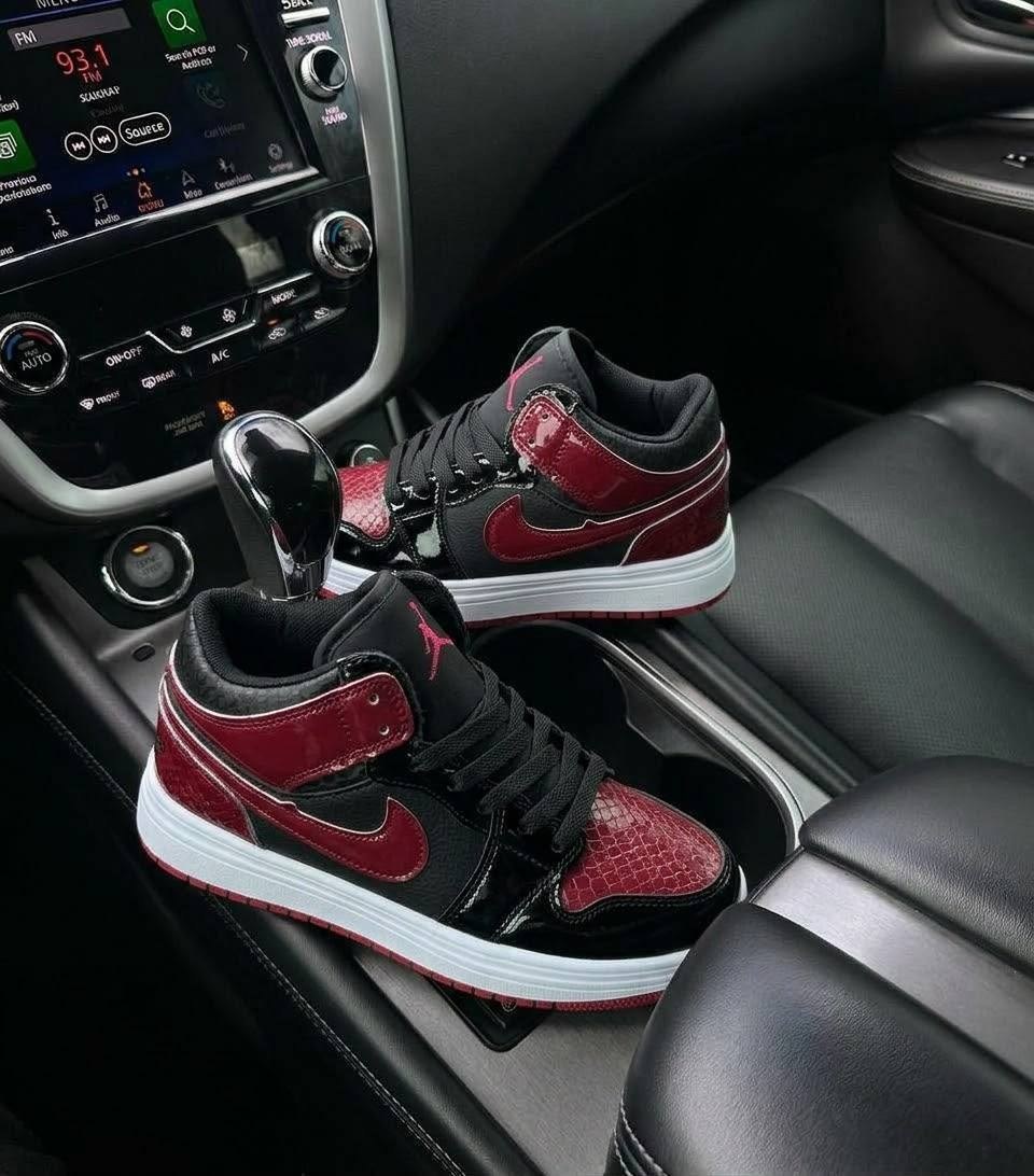 кроссовки nike air jordan 1 retro high,nike air jordan 1,nike air jordan 1 mid,кроссовки женские nike air jordan 1,кроссовки nike air jordan 1