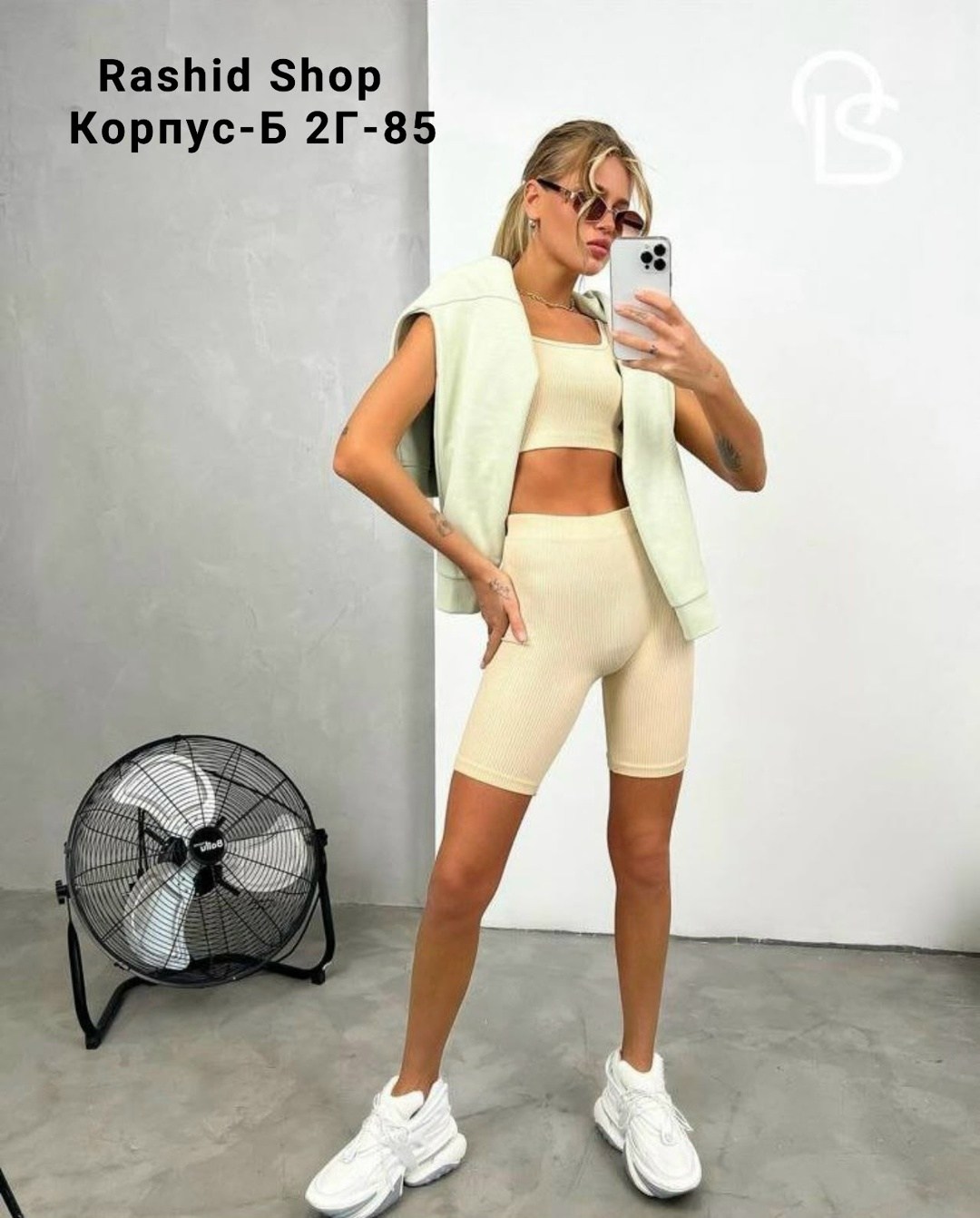костюм для фитнеса,костюм с шортами,комплект для фитнеса,костюм женский,костюм топ и велосипедки
